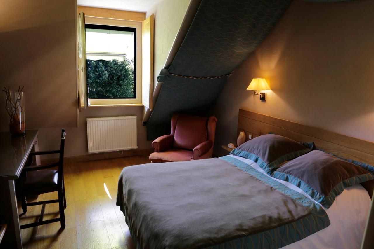 Logis Auberge Du Barrez Mur-de-Barrez Buitenkant foto