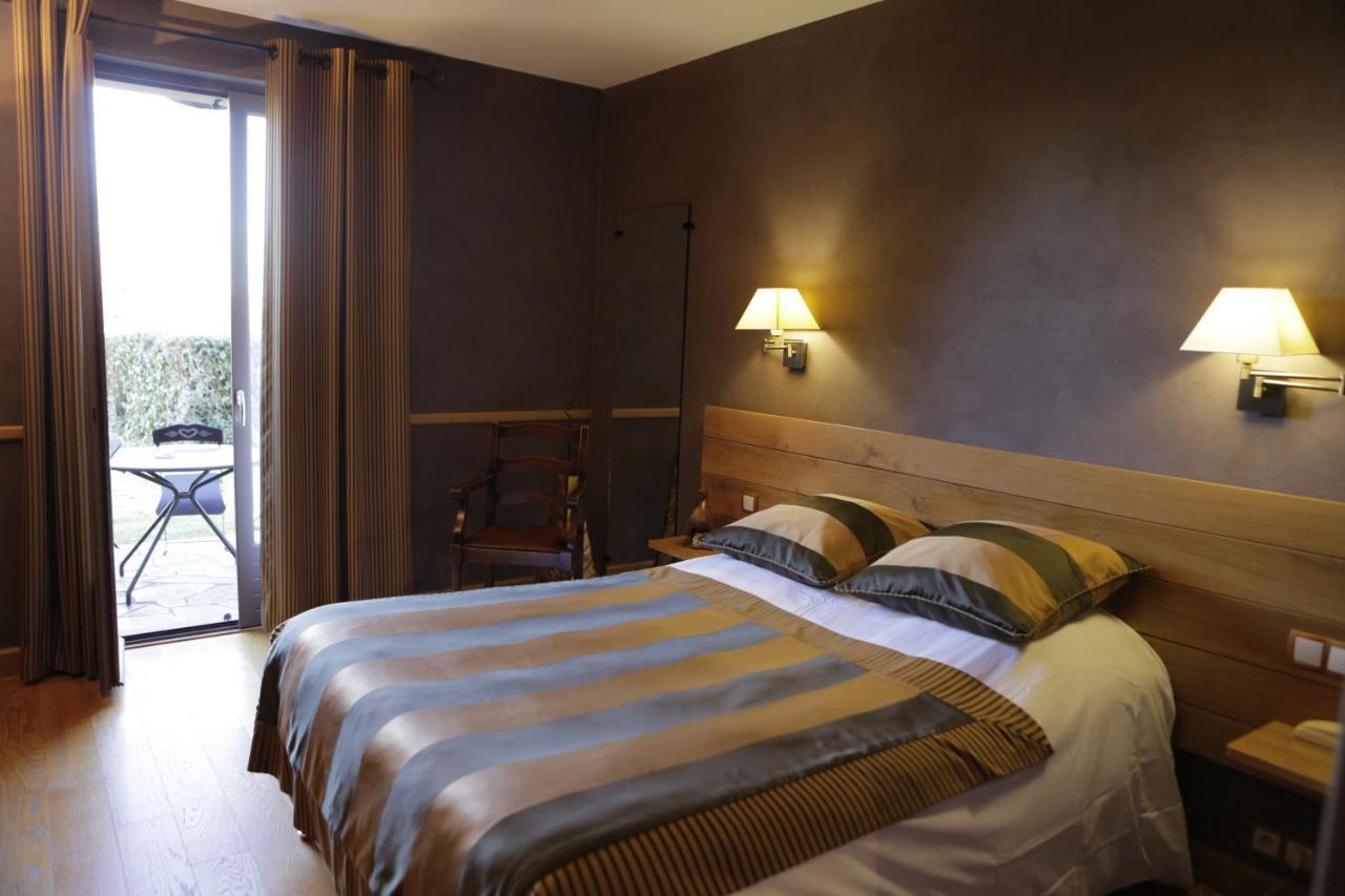 Logis Auberge Du Barrez Mur-de-Barrez Buitenkant foto